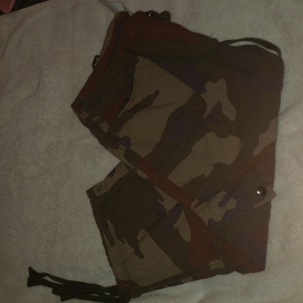 Victoria's Secret London Jean Cargo Capris
